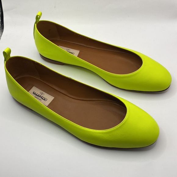 Valentino Neon Green Flats - Picture 3 of 11